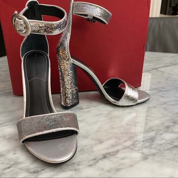 KENDALL & KYLIE GISELLE 11 SEQUIN DRESS SANDAL - Picture 3 of 7